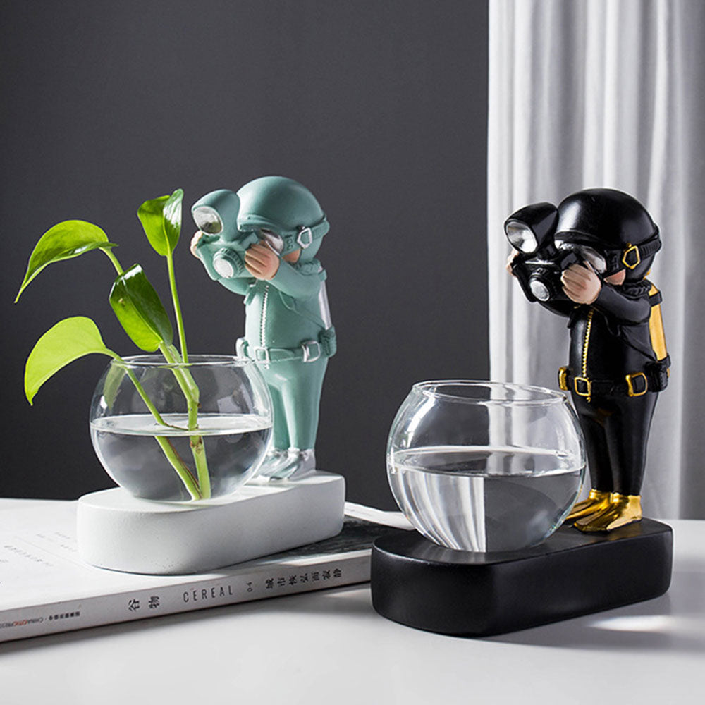 Nordic Astronaut Resin Decorative Flowerpot